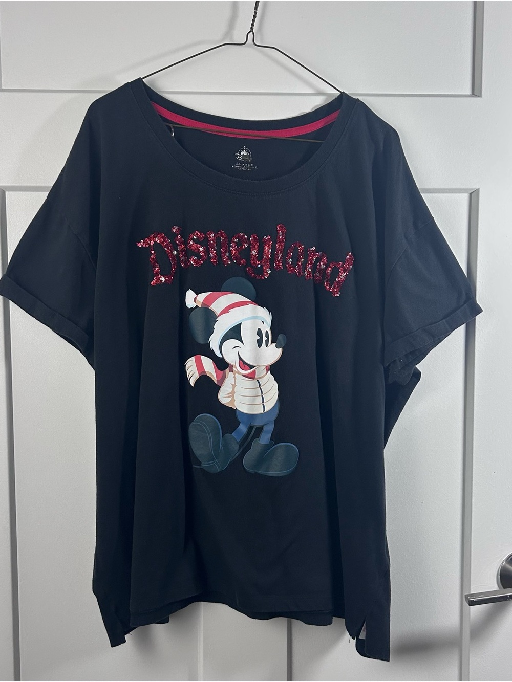 Disneyland Mickey Mouse sequence holiday T-shirt in good condition